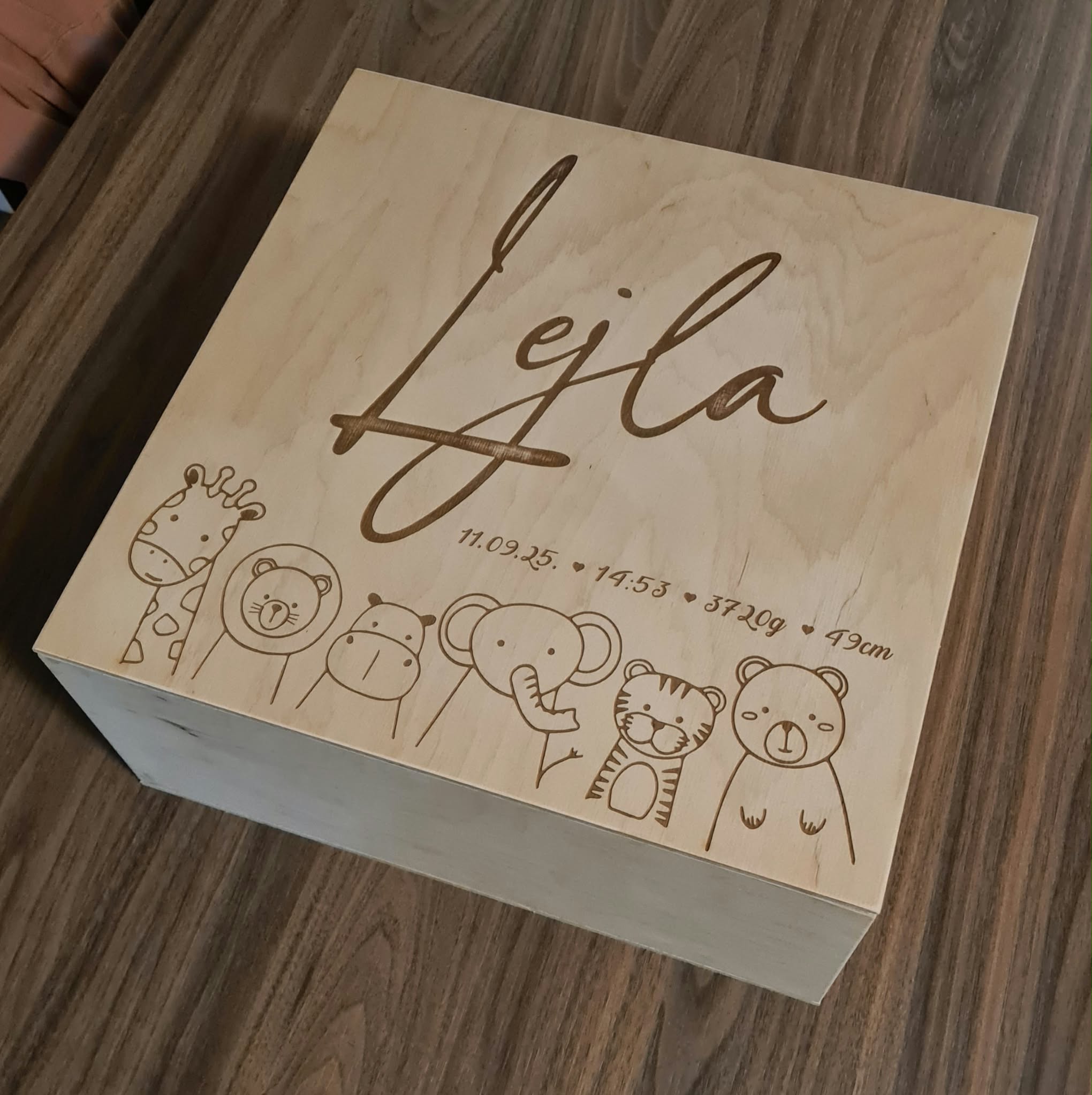 Personalizirana drvena kutija za bebu